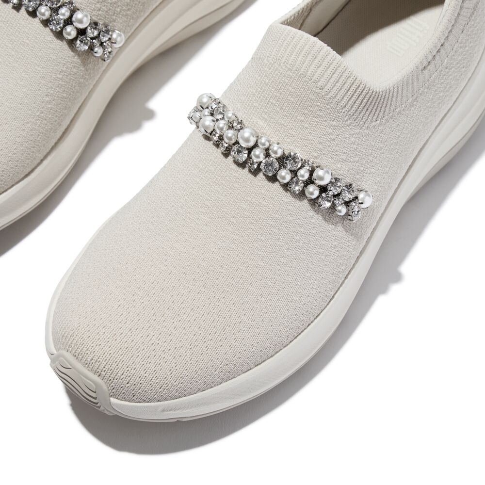 F-MODE-FLOW-PEARLS-CRYSTAL-KNIT-SLIP-ON-SNEAKERS-PARIS-BEIGE_A1C-A99_2.jpg