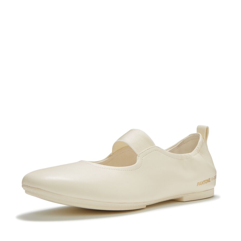FITFLOP-X-PANTONE-DELICATO-POISE-LEATHER-MARYJANES-ANTIQUE-WHITE_ADW-069_3.jpg