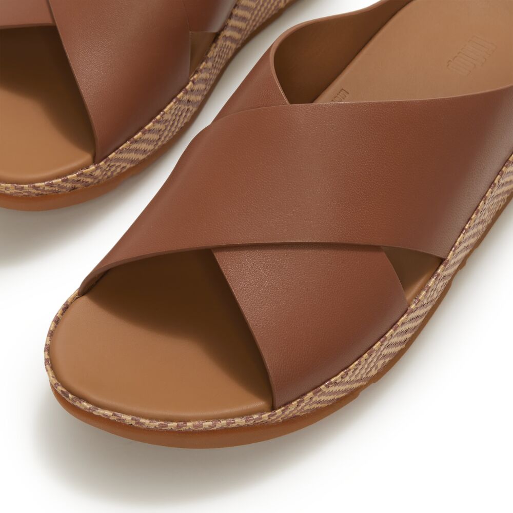 LULU-LUX-GRAPHIC-WEAVE-LEATHER-CROSS-SLIDES-DEEP-TAN_A4P-C15_2.jpg