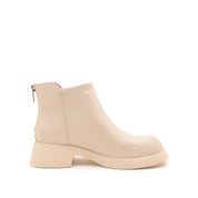 MILLIE'S Off-White Cowhide Leather Boots (Women)