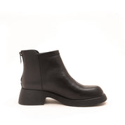 MILLIE'S Black Cowhide Leather Boots (Women)